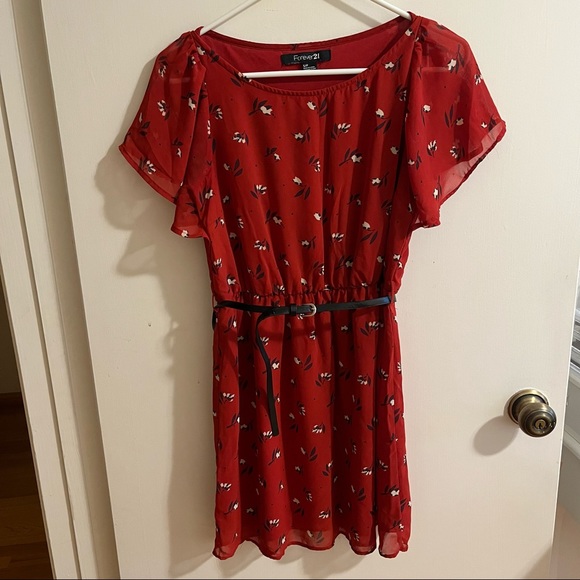 Forever 21 size small red floral chiffon flutter sleeve dress with black belt - Picture 1 of 3
